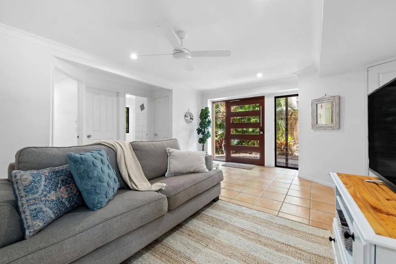 Corona St Secluded Sunshine Beach Duplex With Private Pool 0*,  澳大利亚